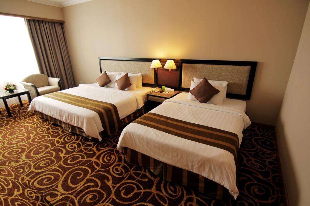 Mega Hotel Sdn Bhd Мири Номер фото