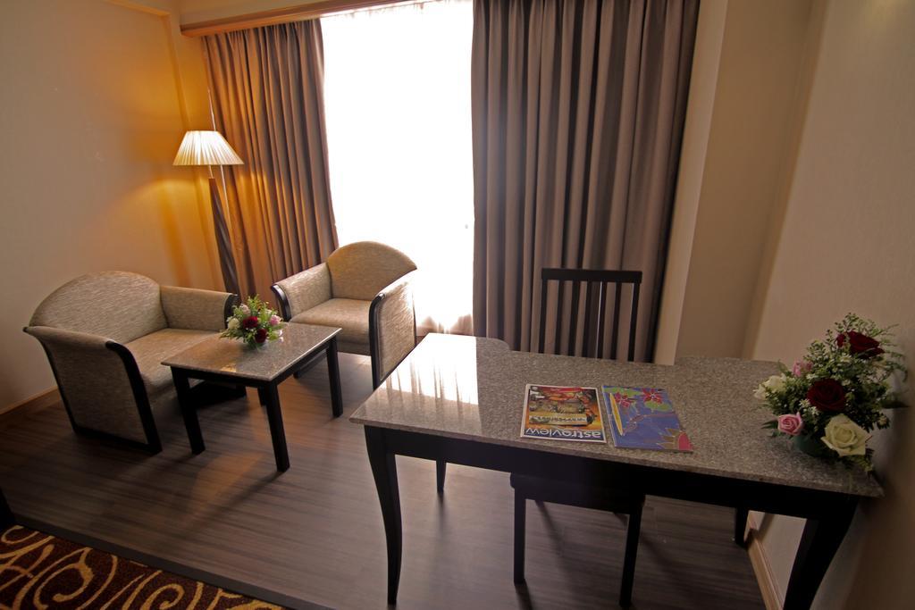 Mega Hotel Sdn Bhd Мири Номер фото