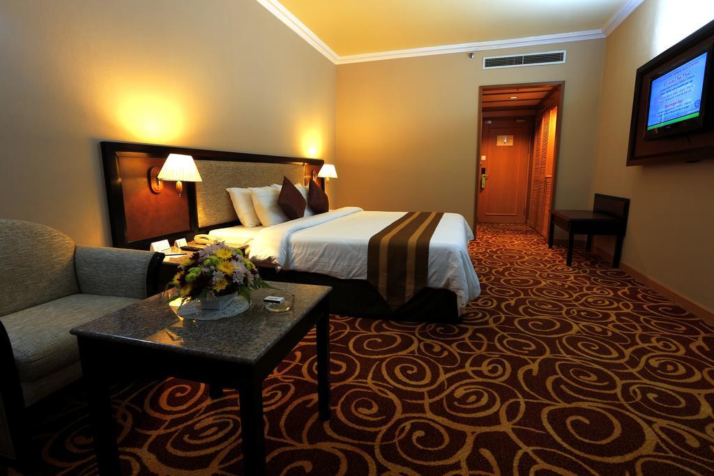 Mega Hotel Sdn Bhd Мири Номер фото