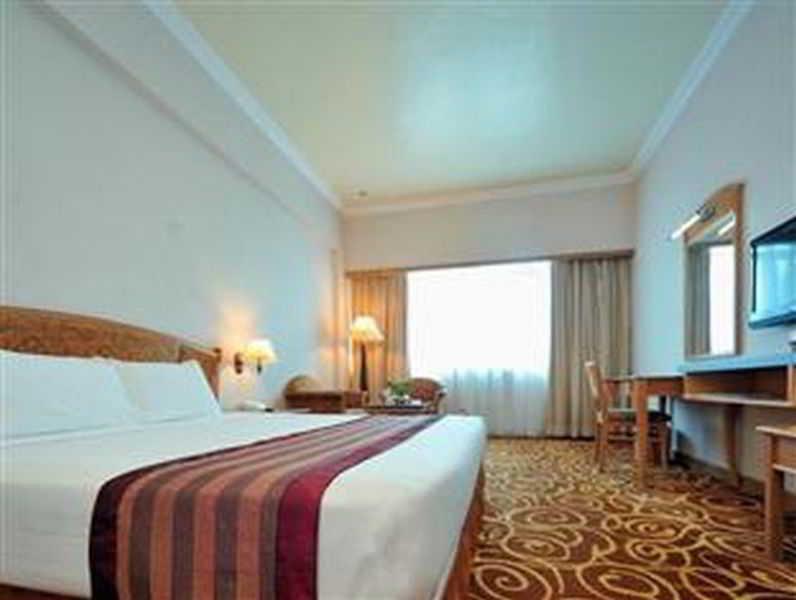 Mega Hotel Sdn Bhd Мири Экстерьер фото