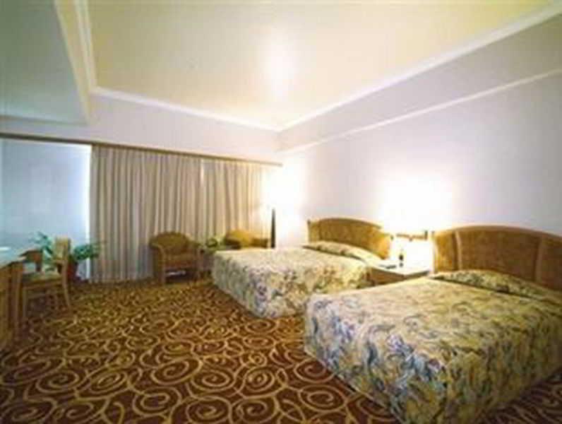 Mega Hotel Sdn Bhd Мири Экстерьер фото